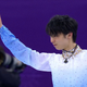 Illustration for article titled Yuzuru Hanyu Skated Masterfully And Then Winnie The Pooh Bears Rained Down On The Ice
